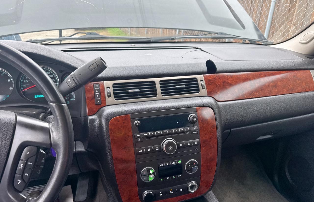 2010 Chevrolet Tahoe - Image 9