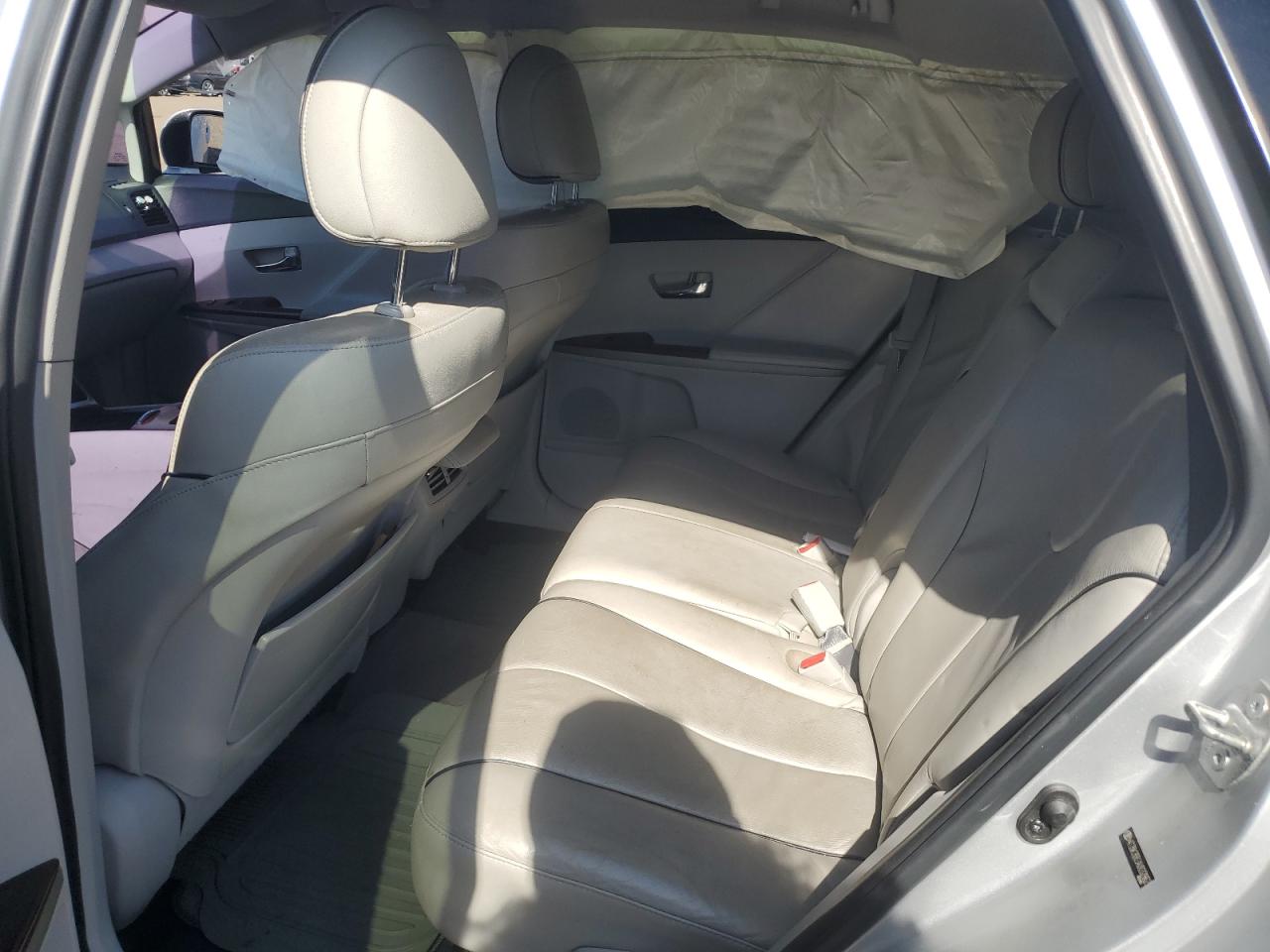 2010 Toyota Venza - Image 11