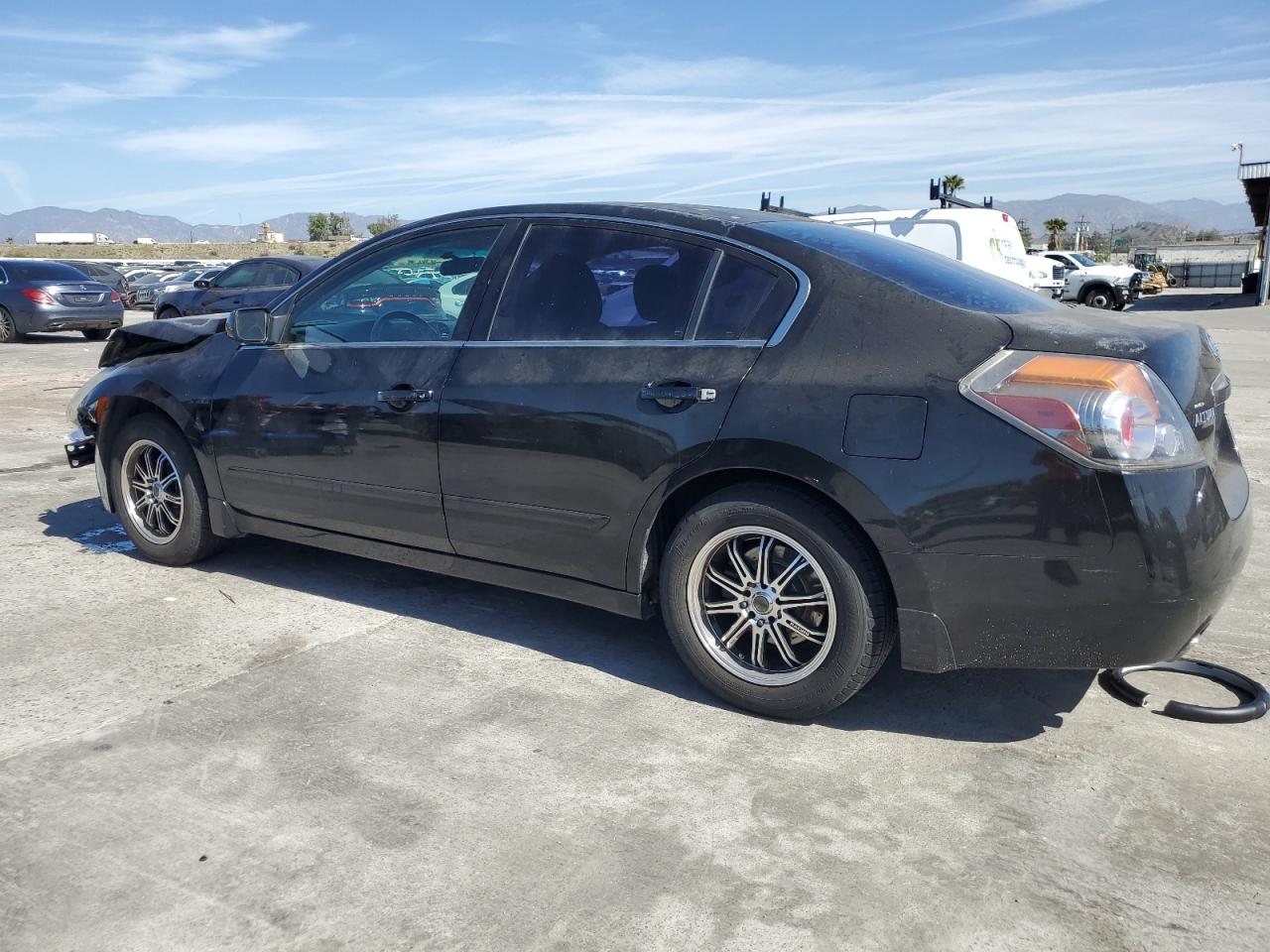 2011 Nissan Altima - Image 2