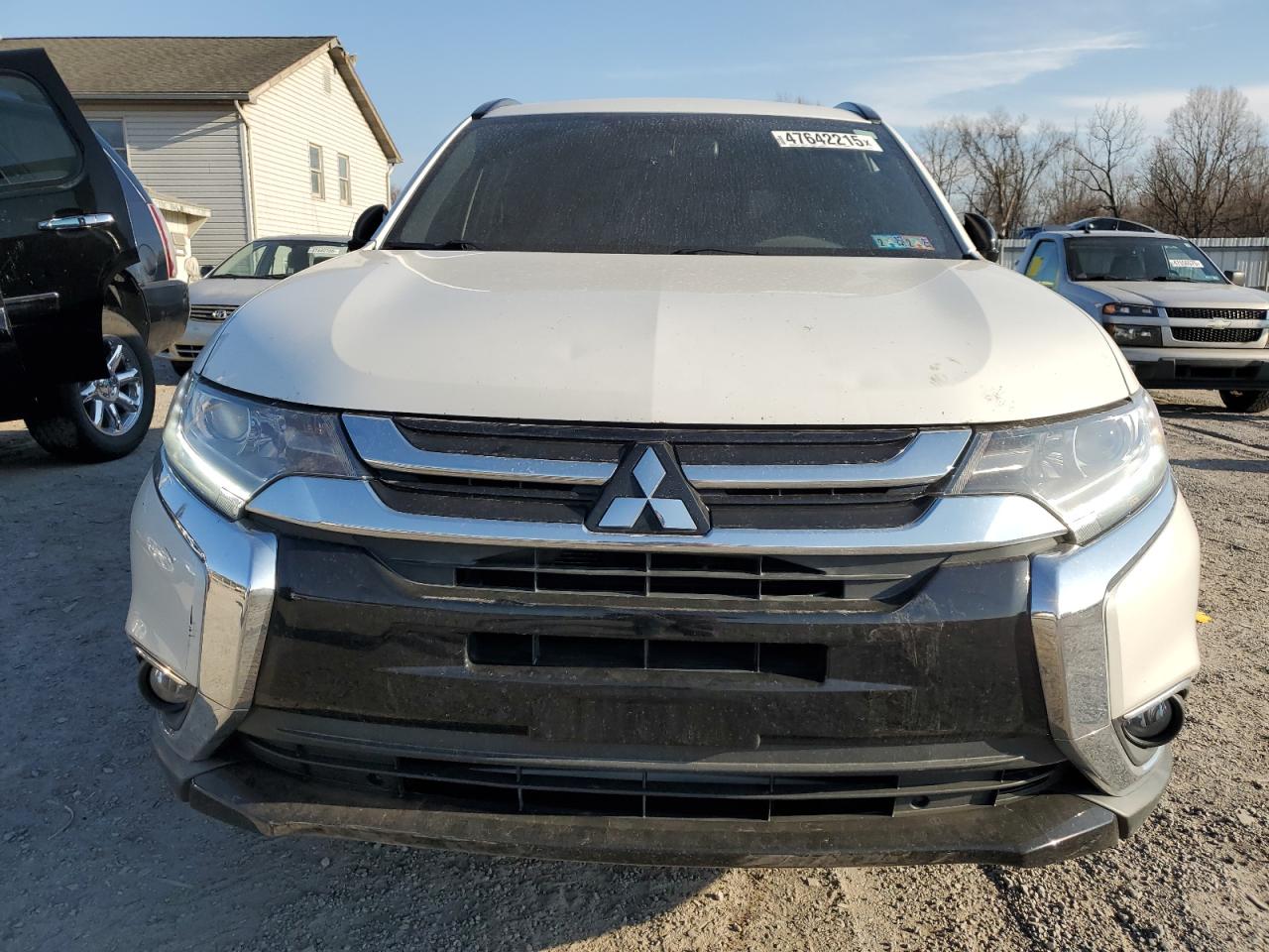 2018 Mitsubishi Outlander - Image 5