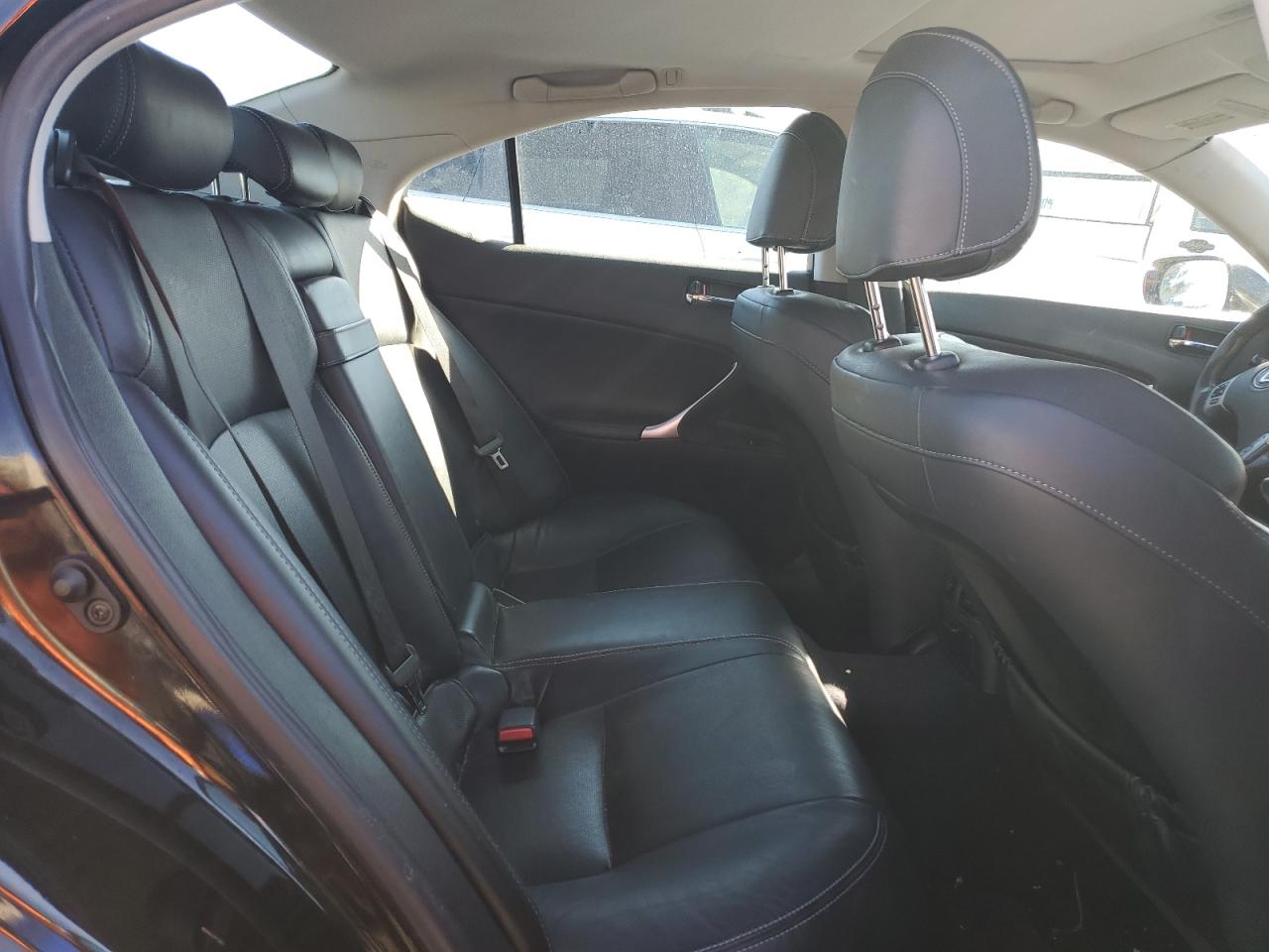 2011 Lexus IS - Image 10
