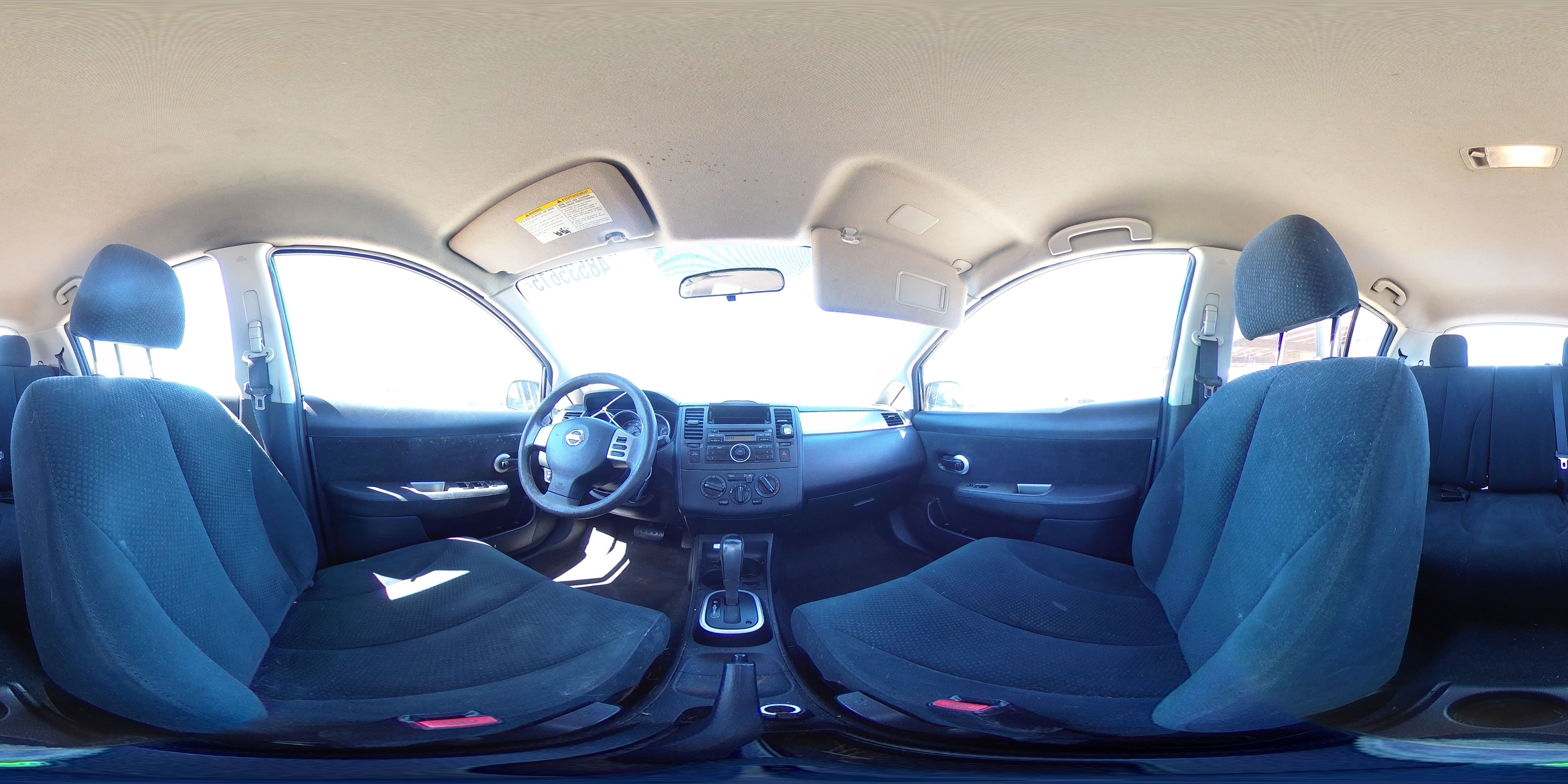 2011 Nissan Versa - Image 13