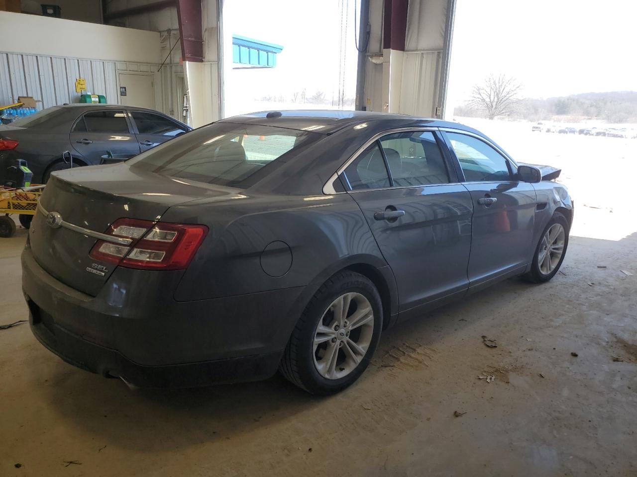 2015 Ford Taurus - Image 3