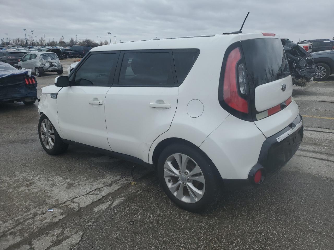 2016 Kia Soul - Image 2