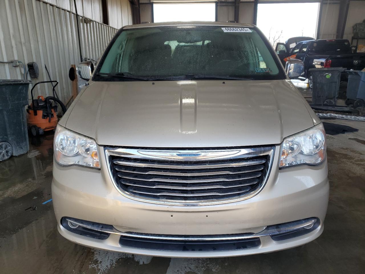 2014 Chrysler Town & Country - Image 5