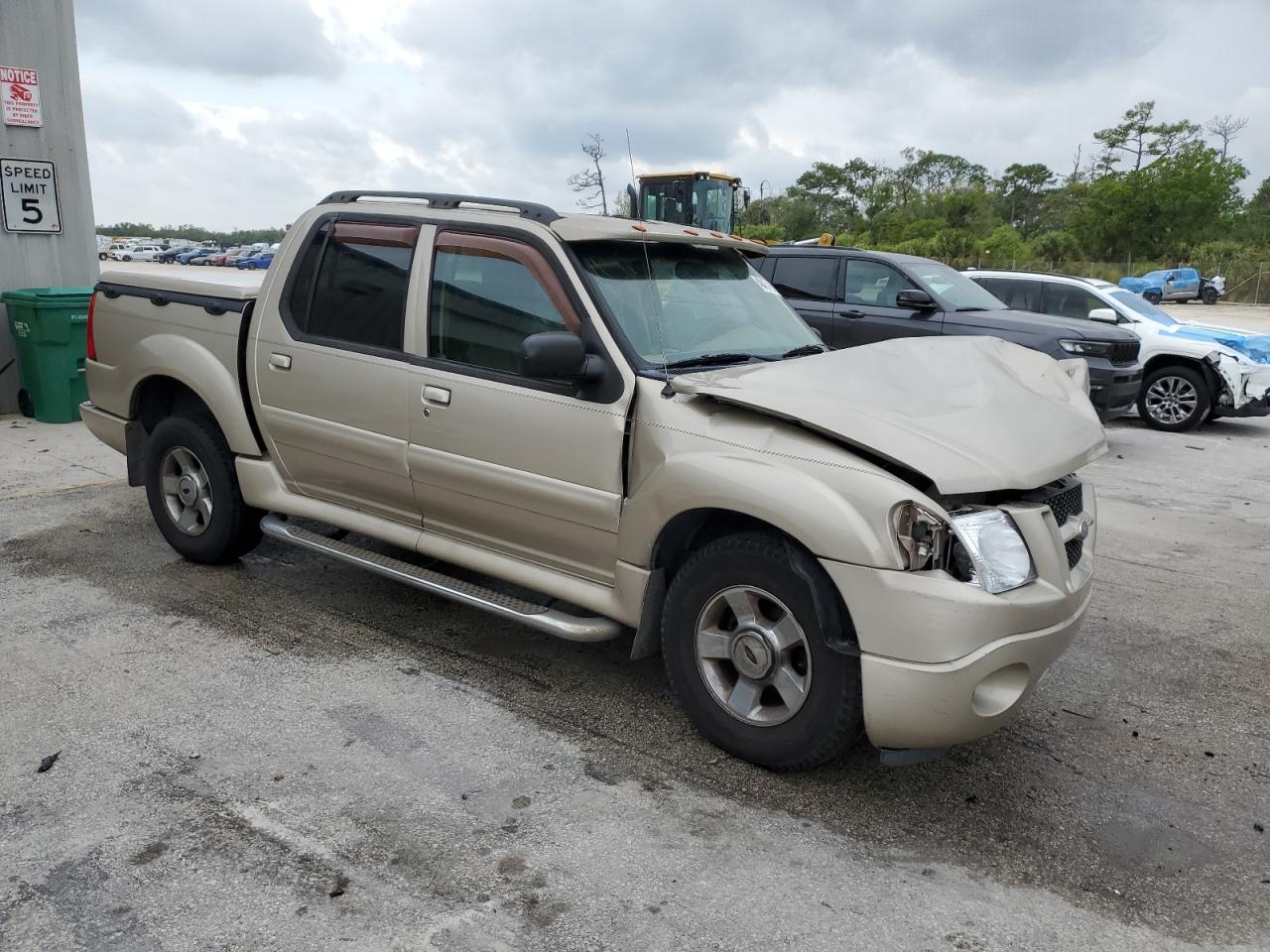 2004 Ford Explorer - Image 4