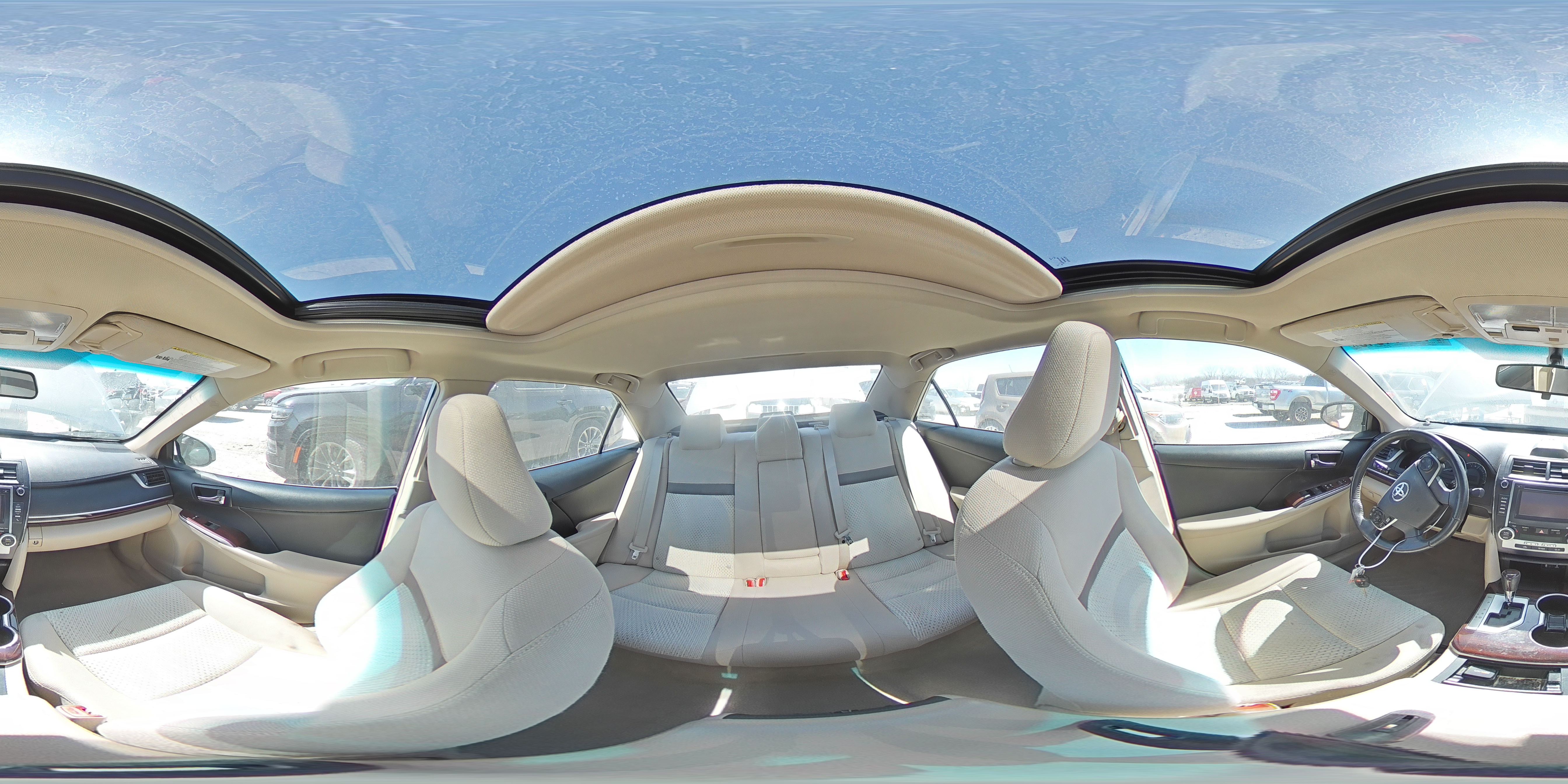2014 Toyota Camry - Image 13