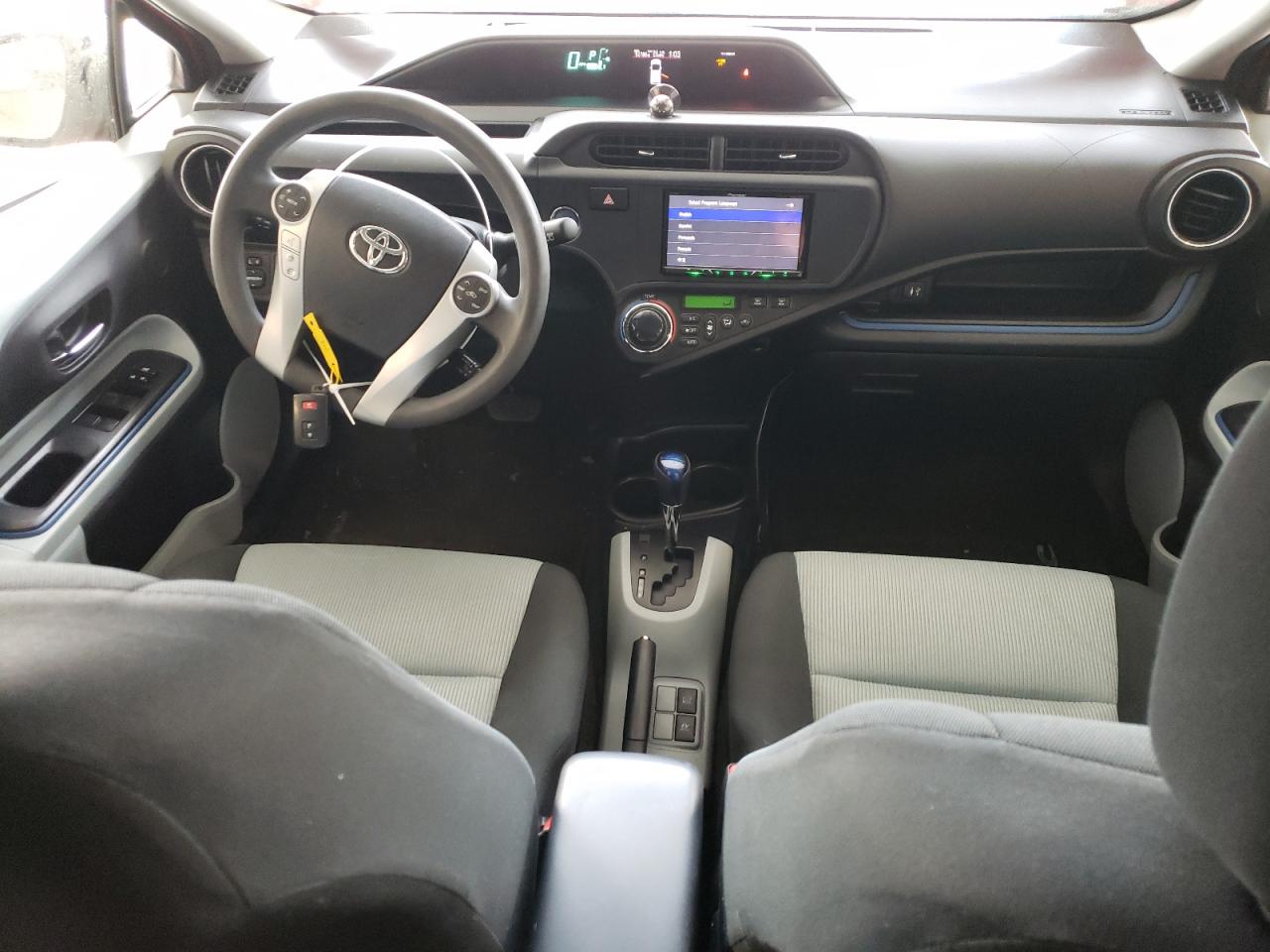 2013 Toyota Prius - Image 8