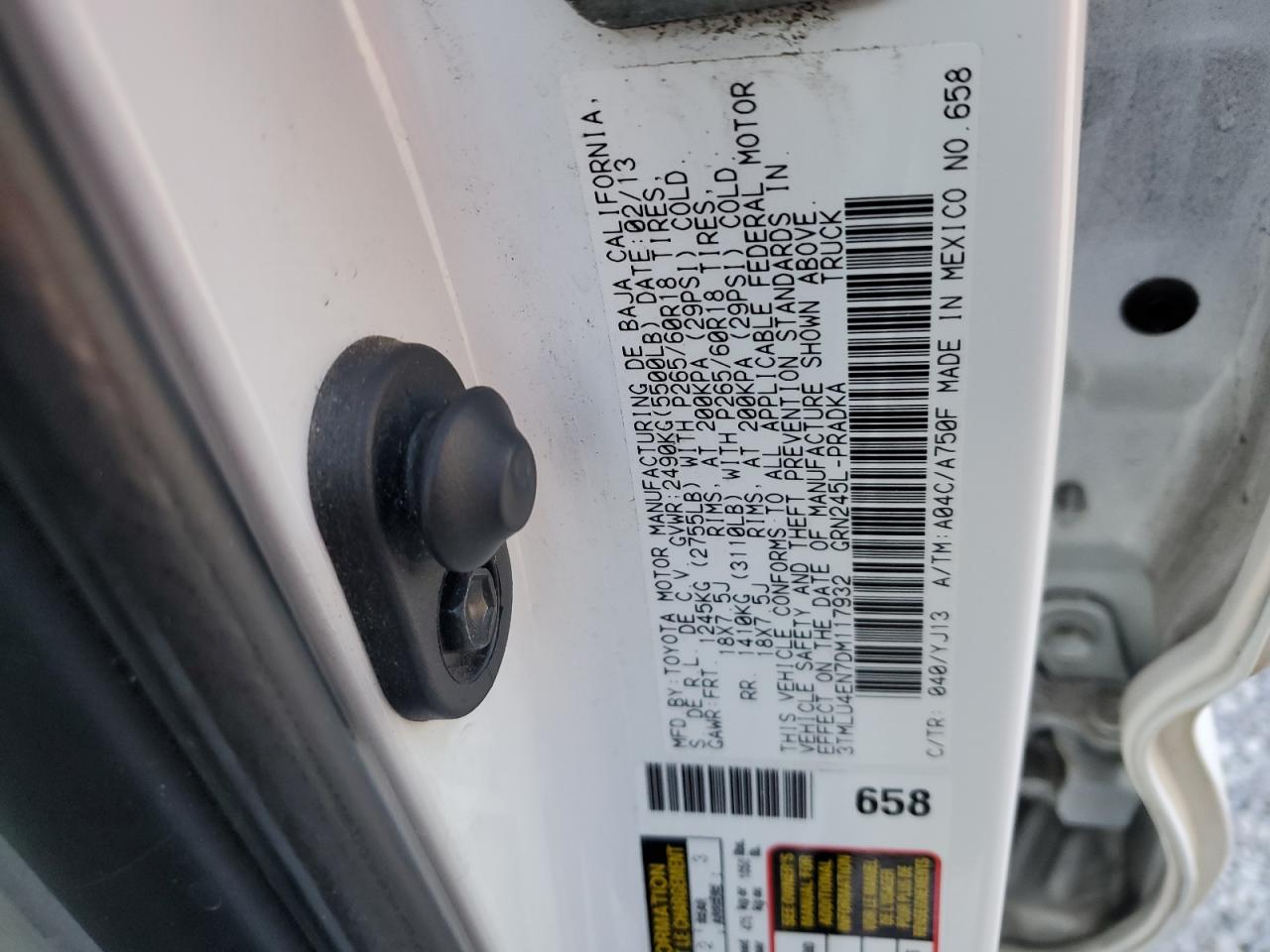 2013 Toyota Tacoma - Image 12
