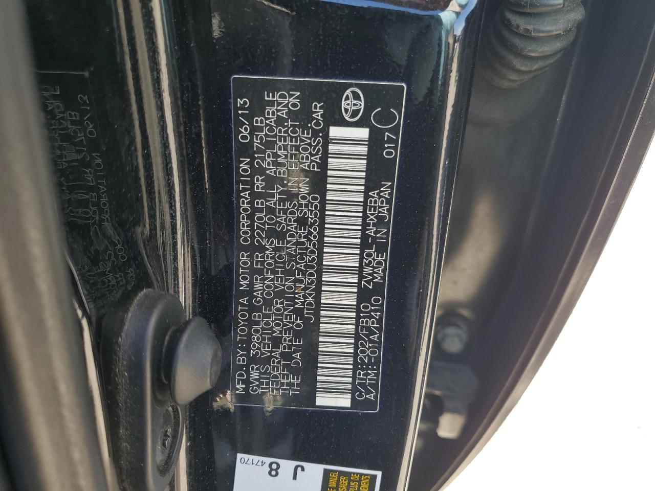 2013 Toyota Prius - Image 14