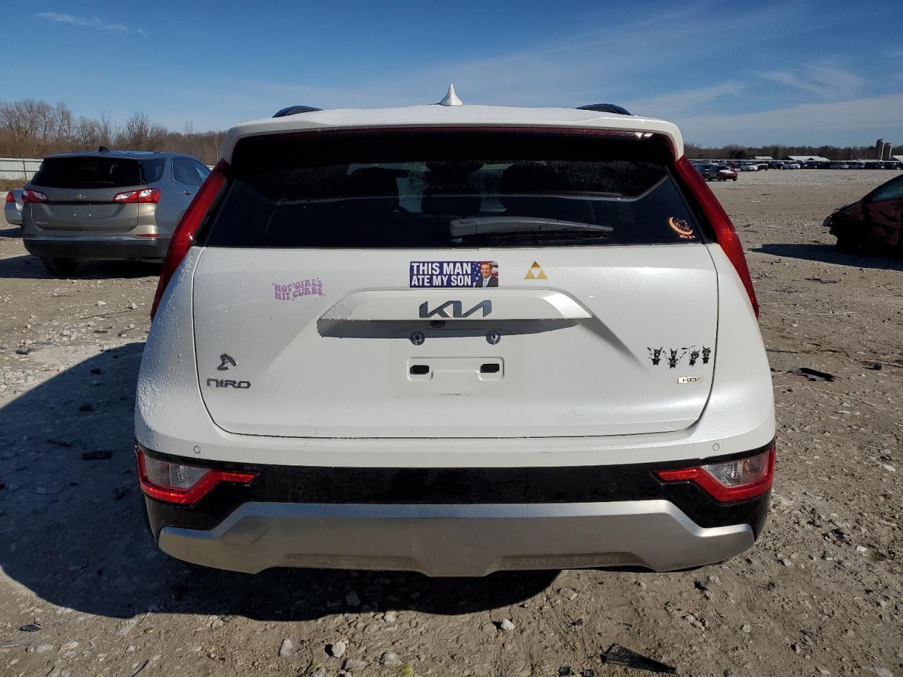 2023 Kia Niro - Image 6