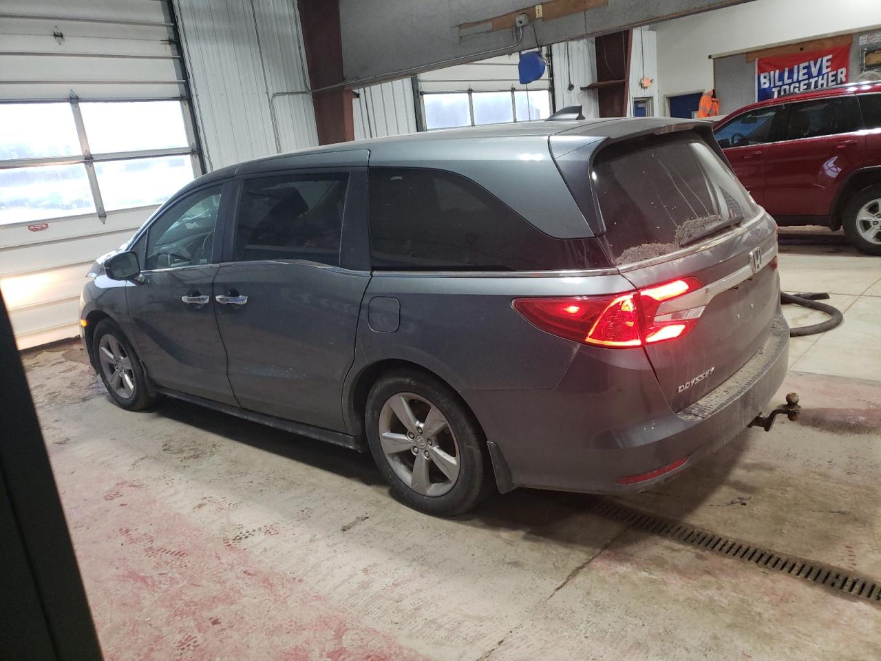 2018 Honda Odyssey - Image 2