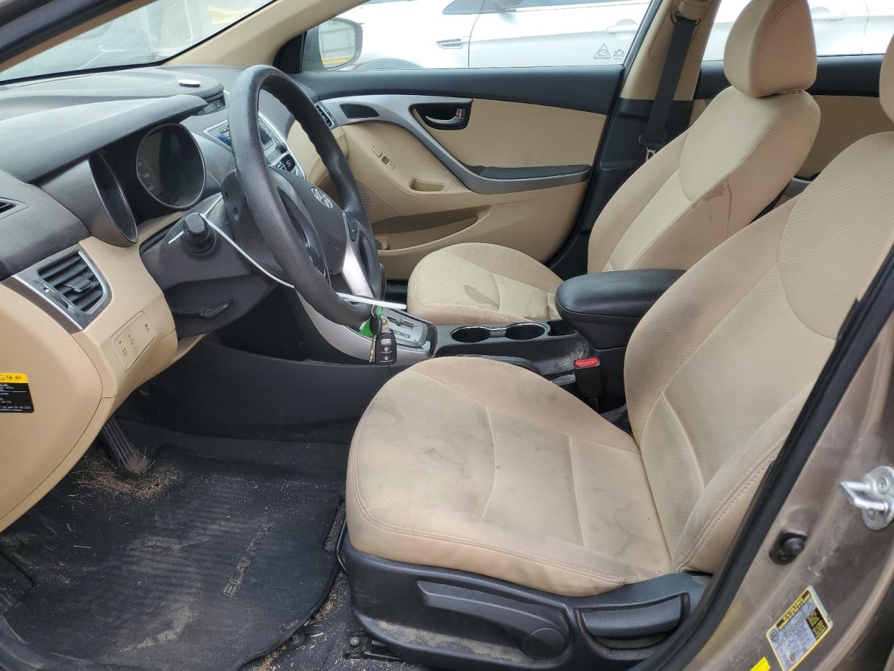 2013 Hyundai Elantra - Image 7