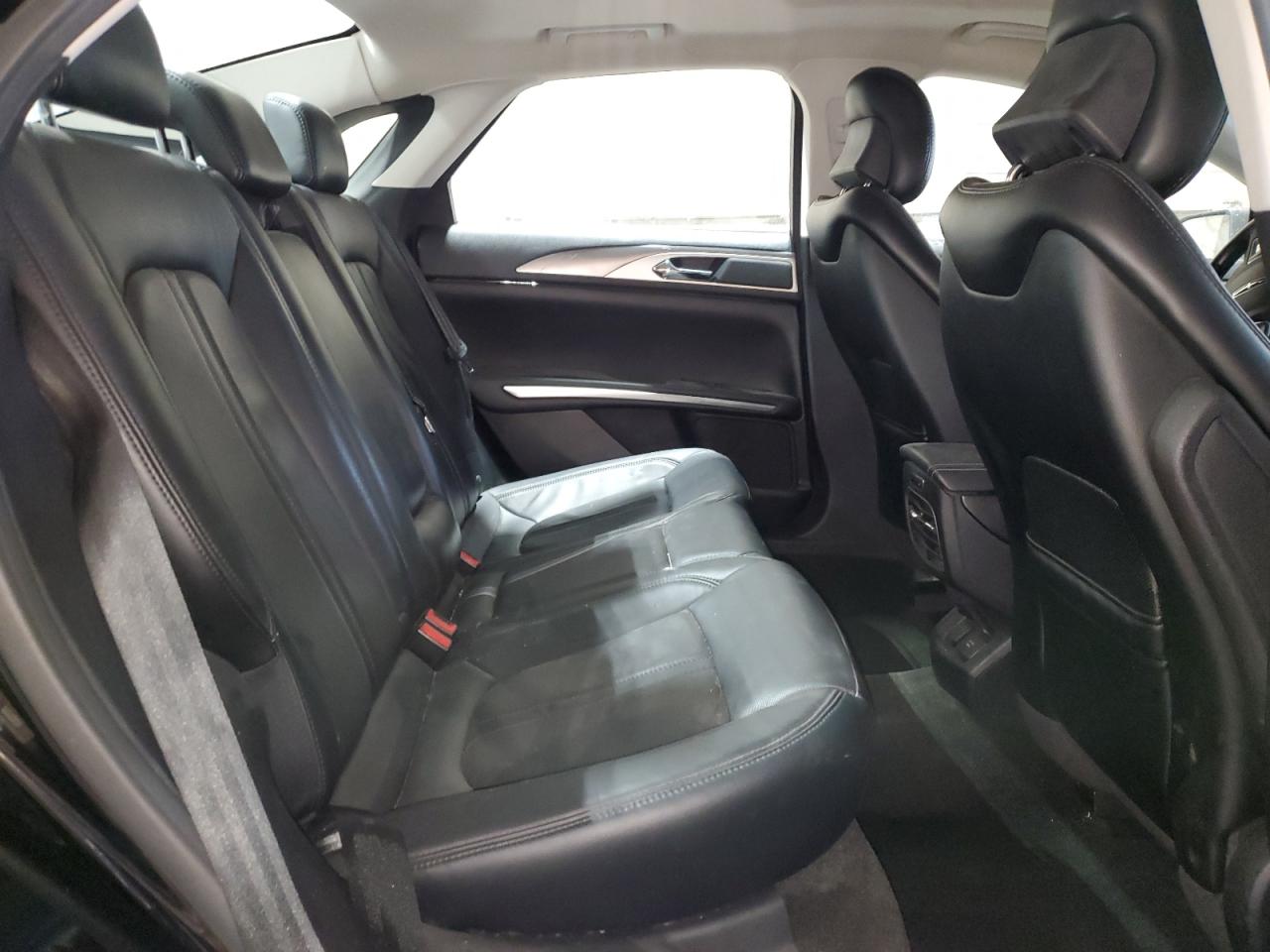 2016 Lincoln MKZ - Image 10