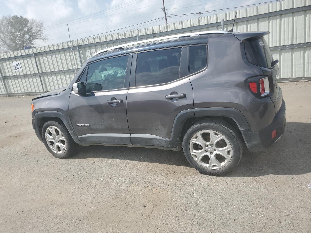 2018 Jeep Renegade - Image 2
