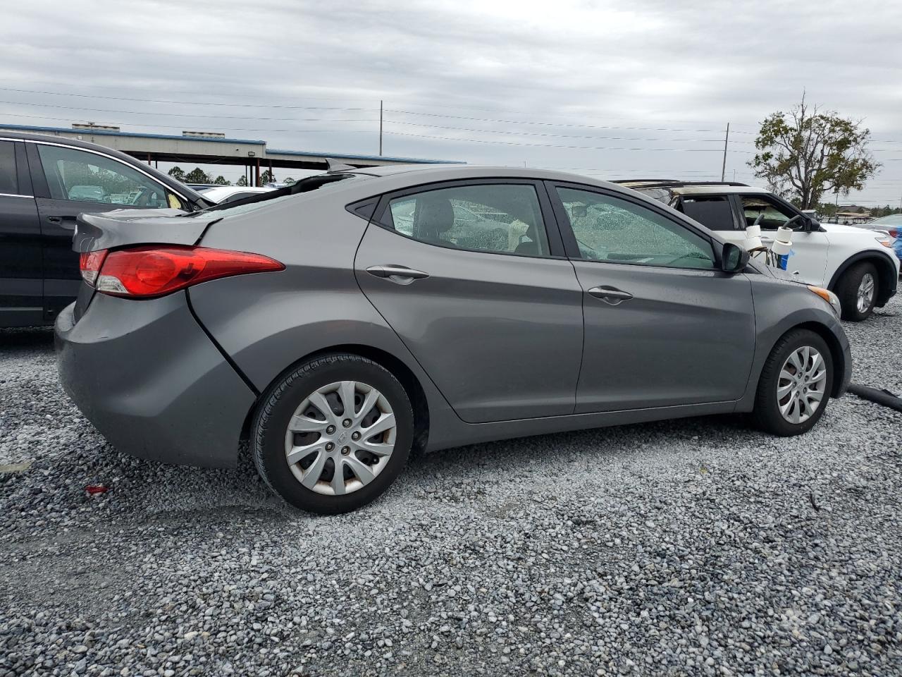 2012 Hyundai Elantra - Image 3