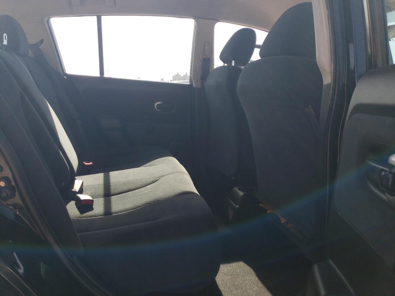 2011 Nissan Versa - Image 12