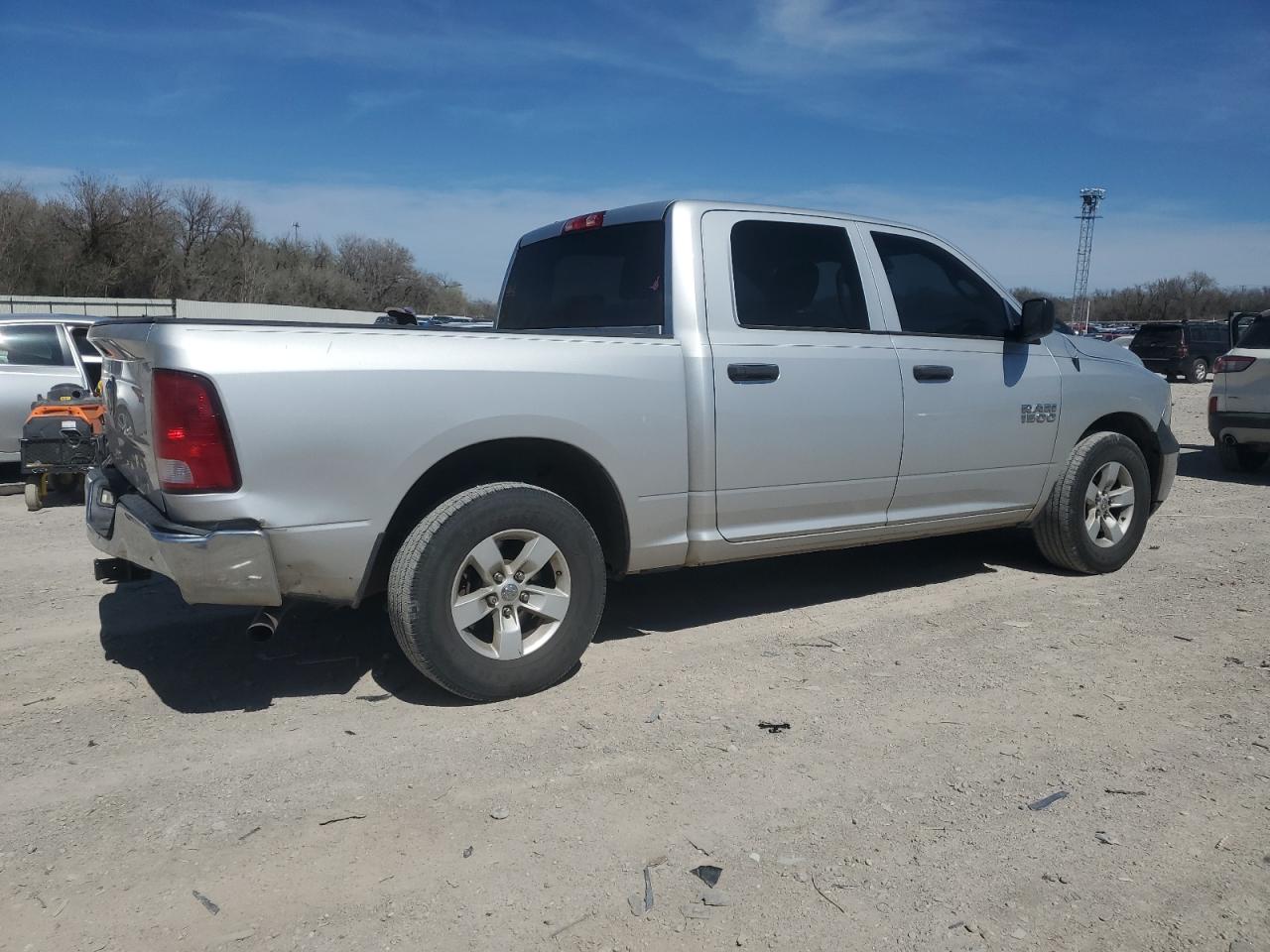 2016 RAM 1500 - Image 3