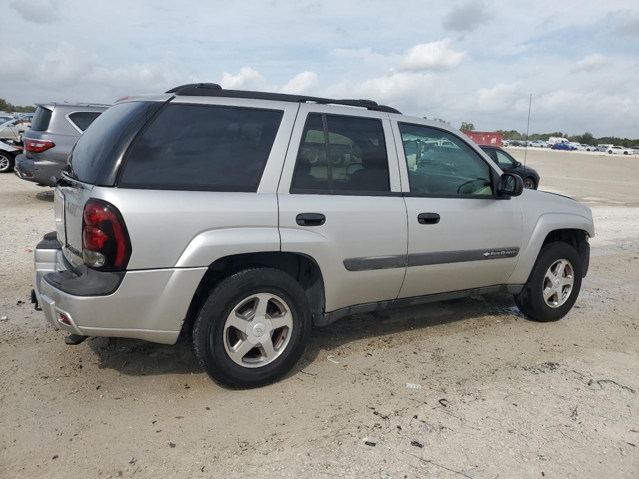 2004 Chevrolet TrailBlazer - Image 3