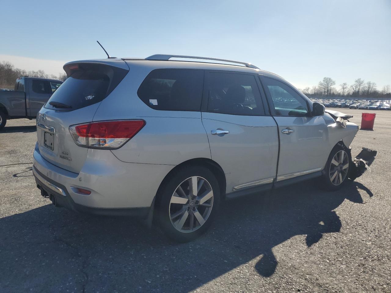 2013 Nissan Pathfinder - Image 3