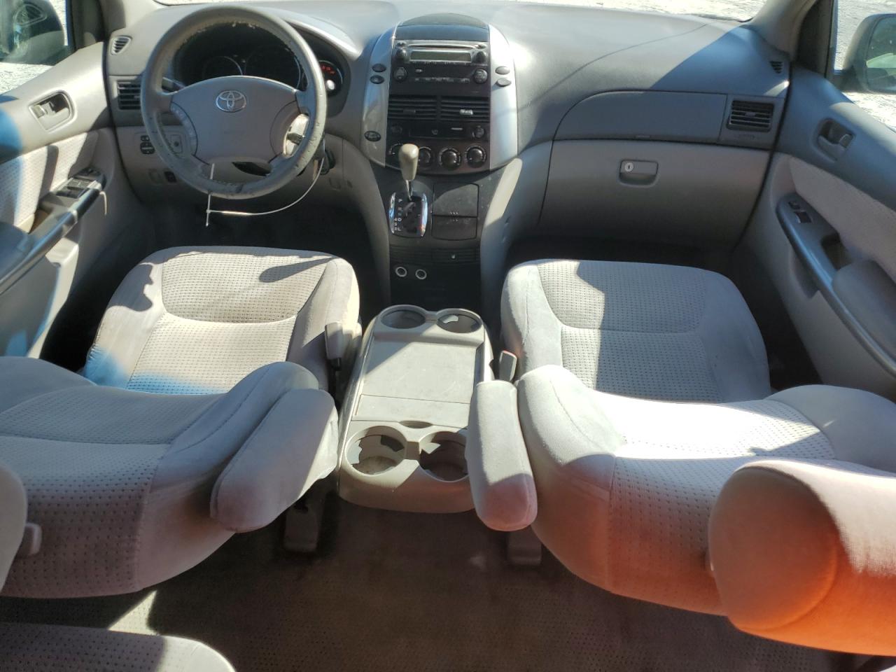 2006 Toyota Sienna - Image 8