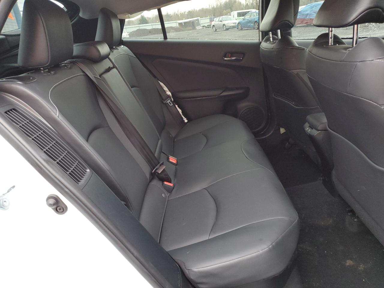 2022 Toyota Prius - Image 10
