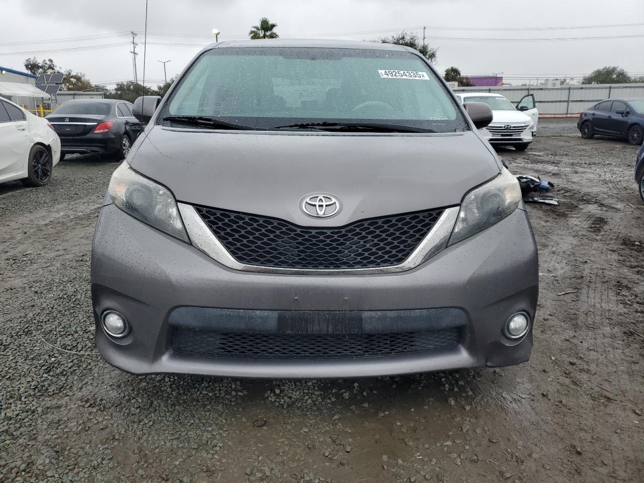 2014 Toyota Sienna - Image 5