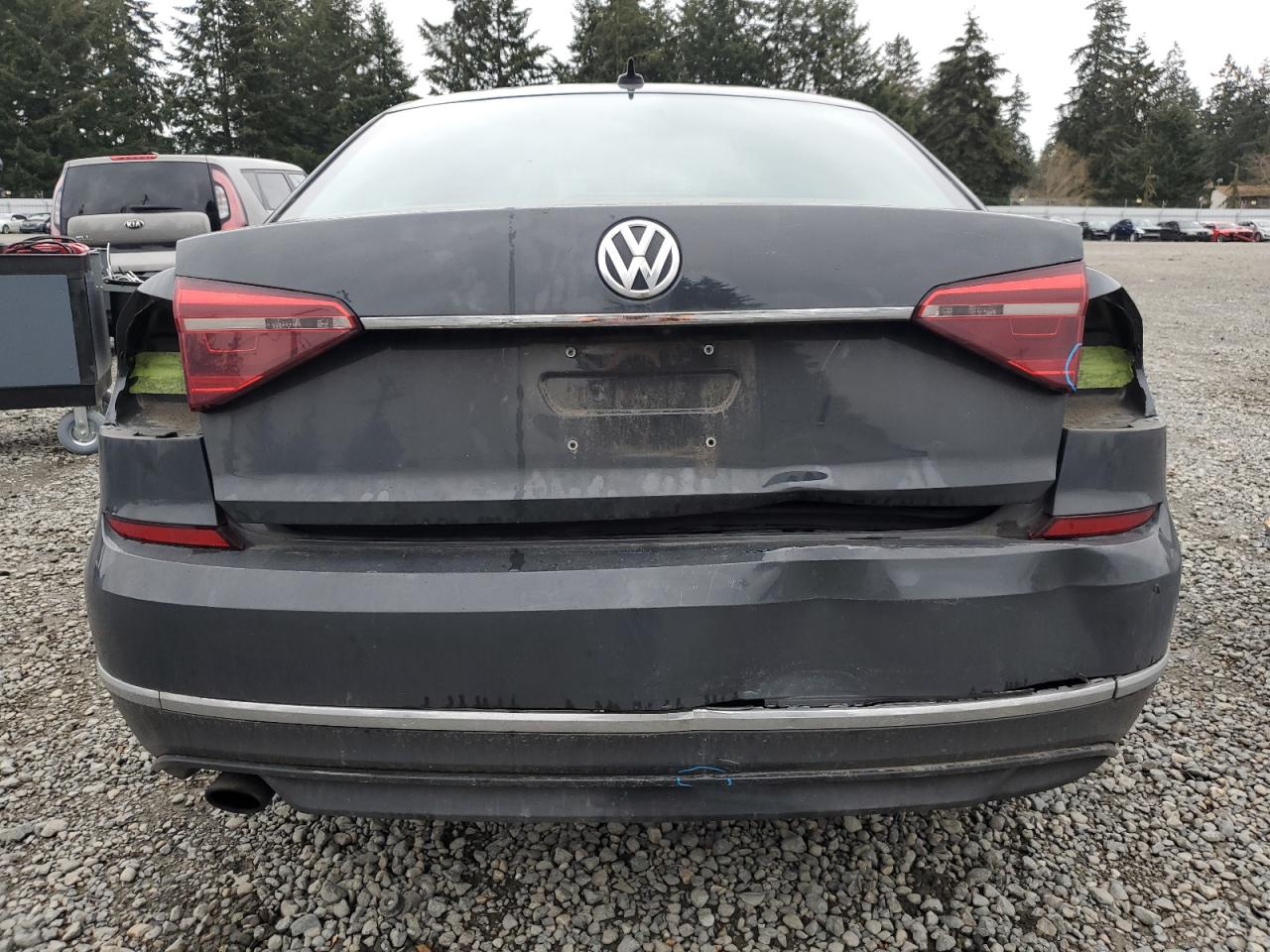 2017 Volkswagen Passat - Image 6