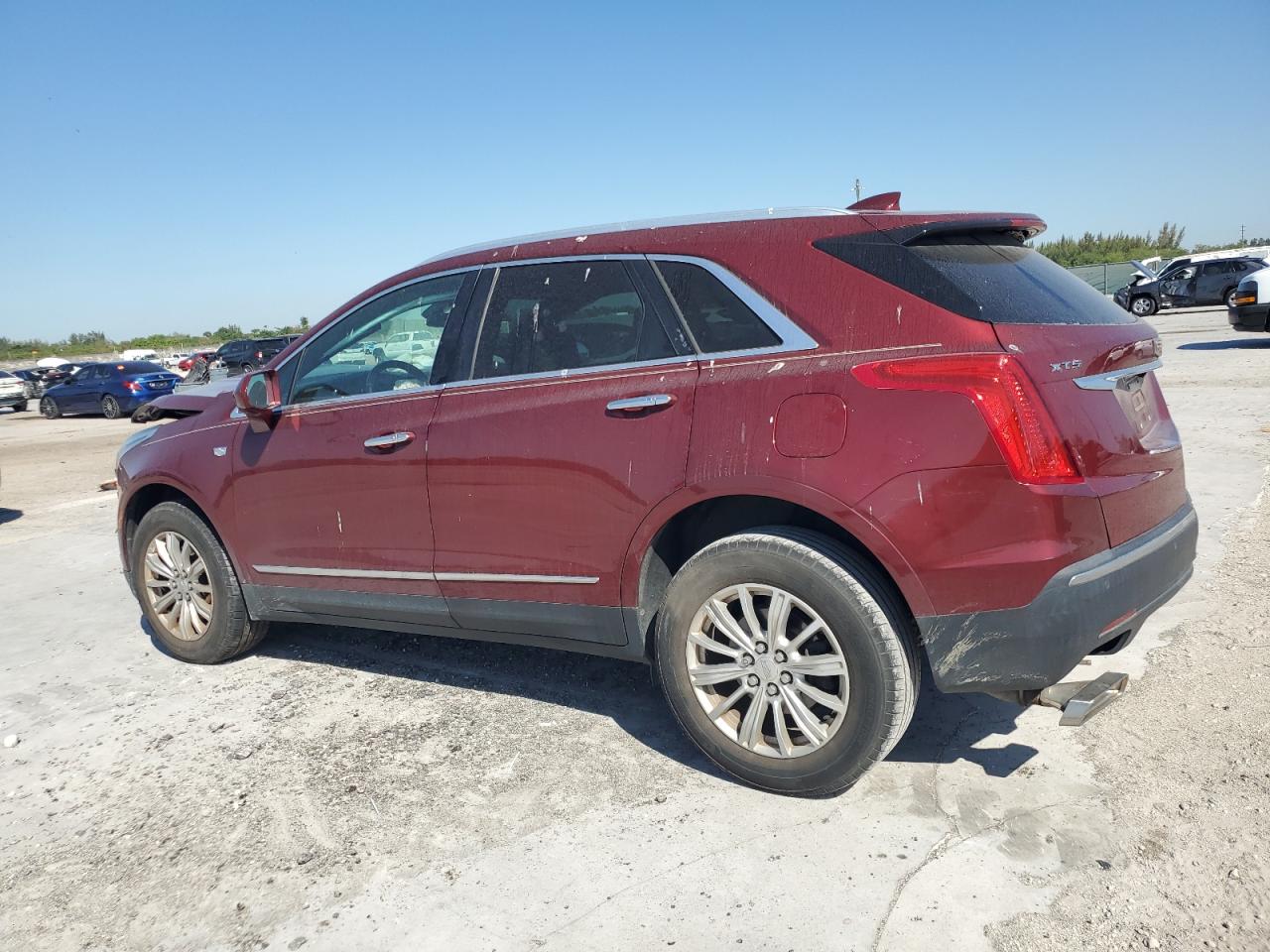 2017 Cadillac XT5 - Image 2