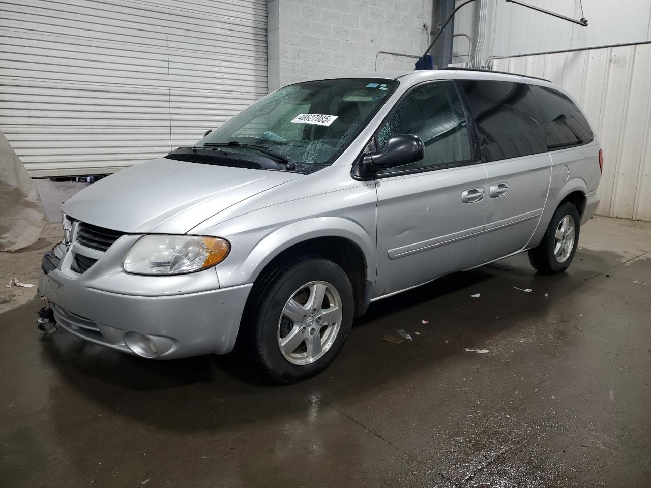 2005 Dodge Caravan - Image 1