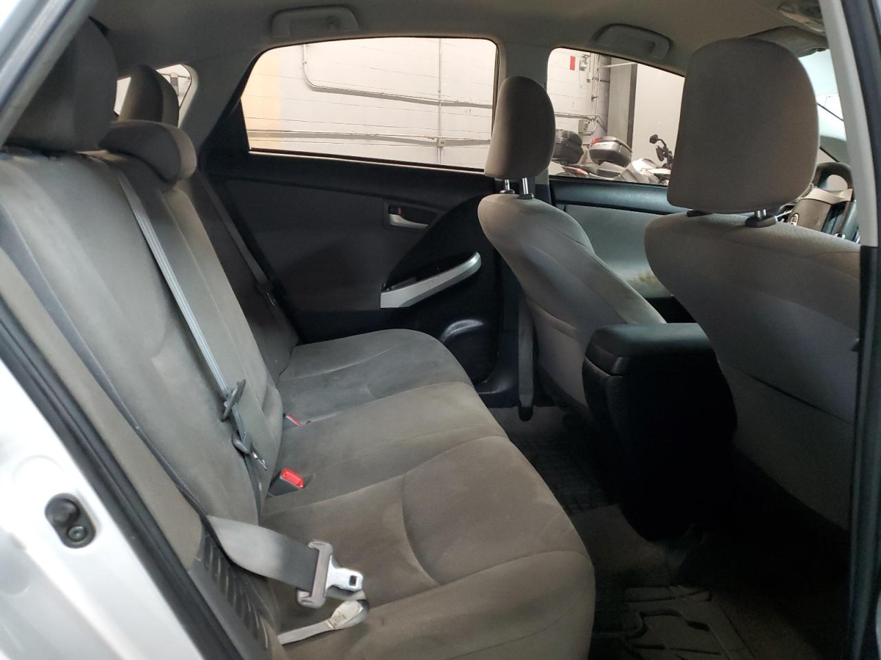 2015 Toyota Prius - Image 10