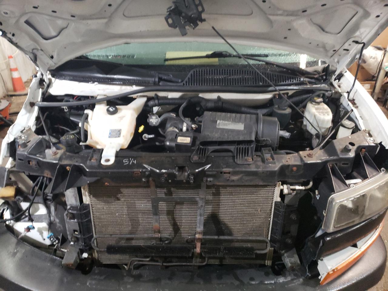 2014 GMC Savana - Image 14