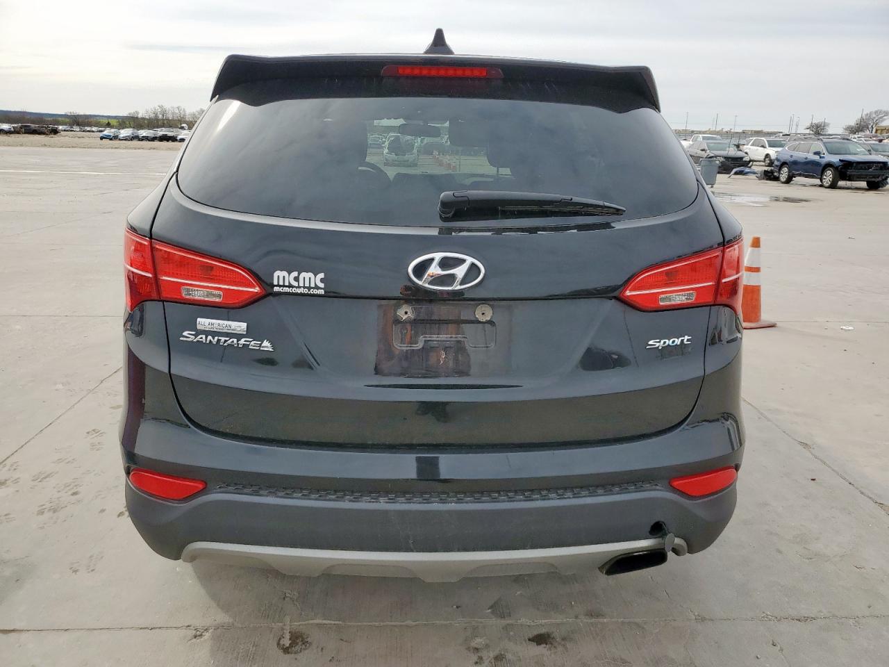 2016 Hyundai Santa Fe - Image 6