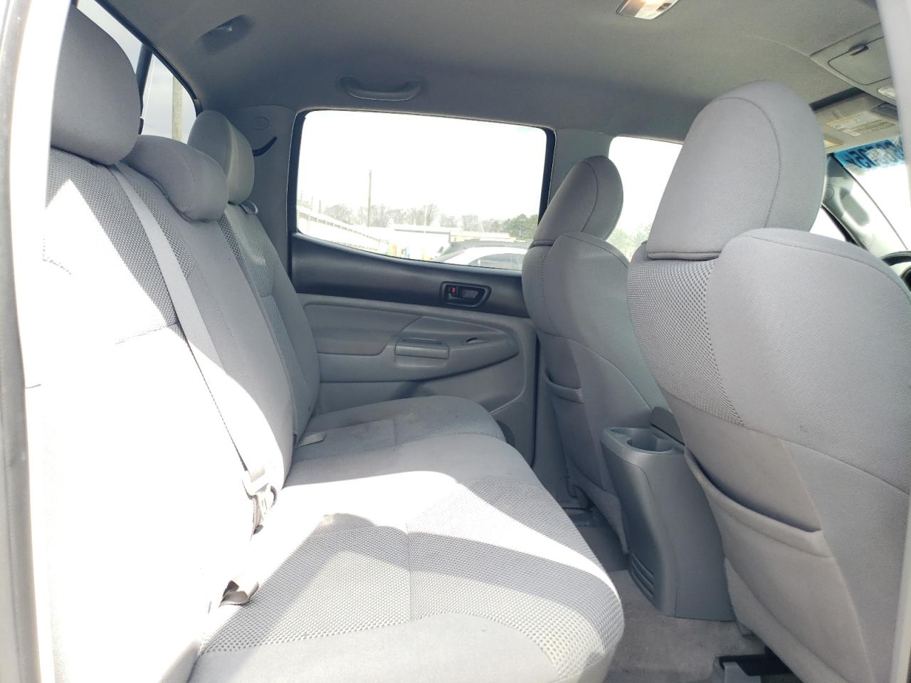 2011 Toyota Tacoma - Image 10