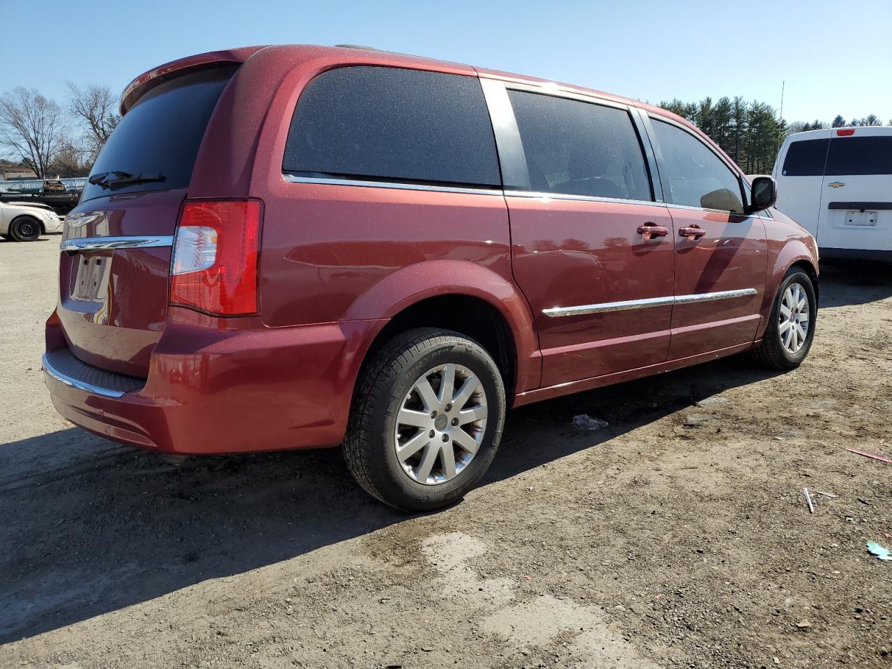 2013 Chrysler Town & Country - Image 3