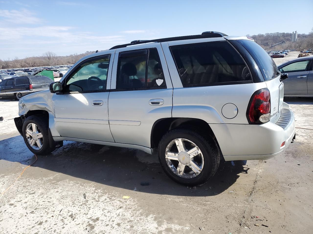 2008 Chevrolet TrailBlazer - Image 2