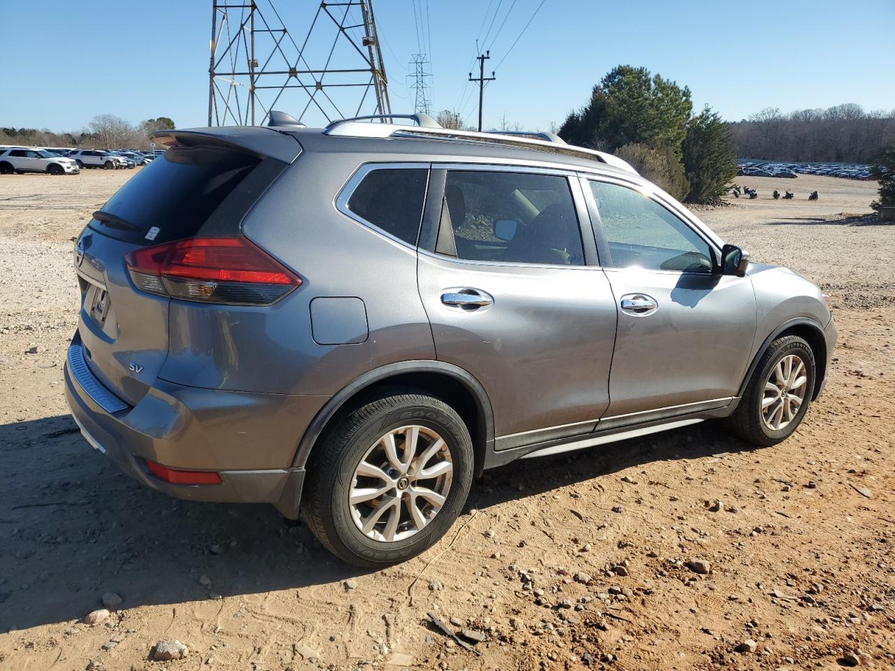 2017 Nissan Rogue - Image 3