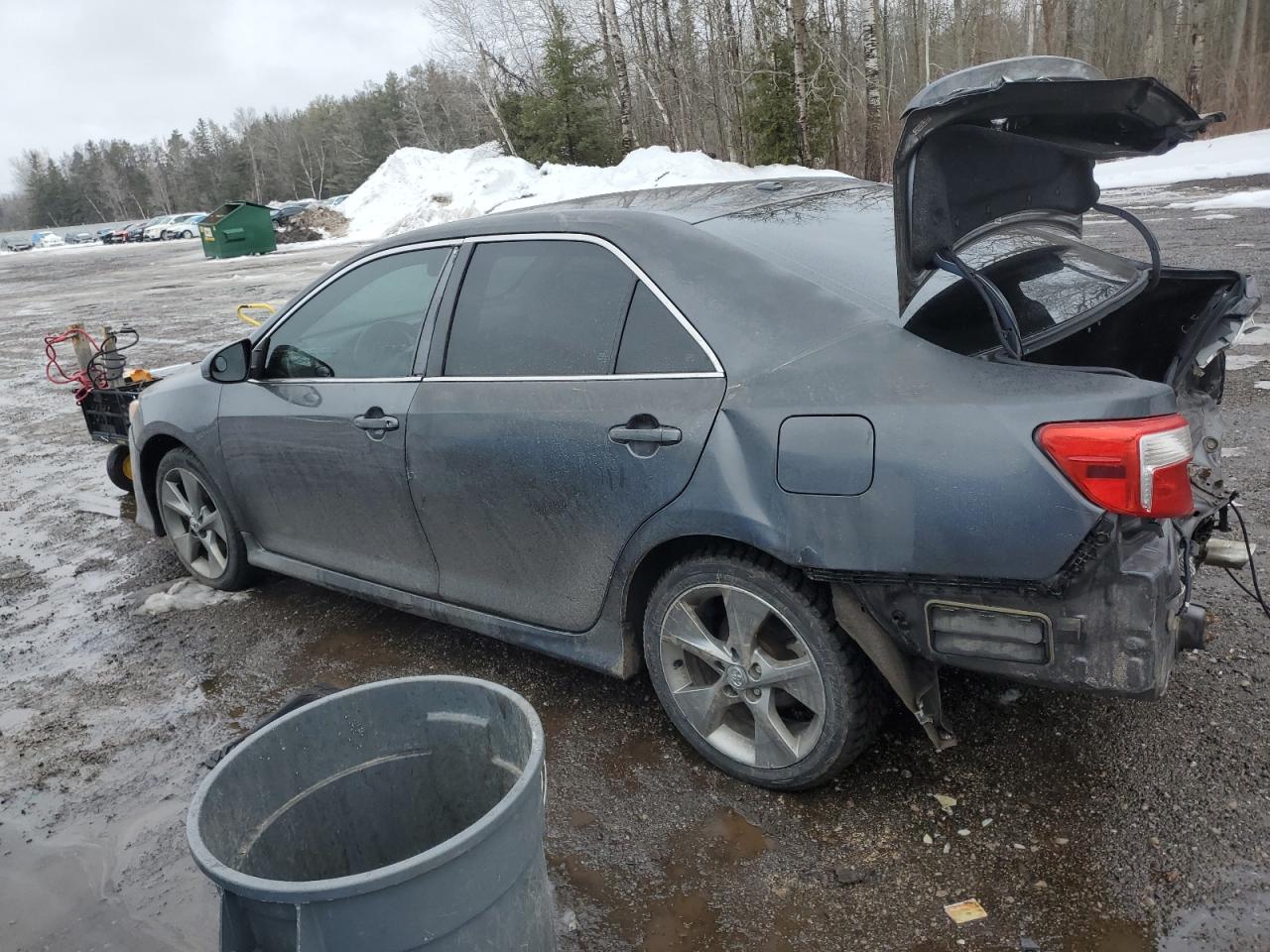 2014 Toyota Camry - Image 2
