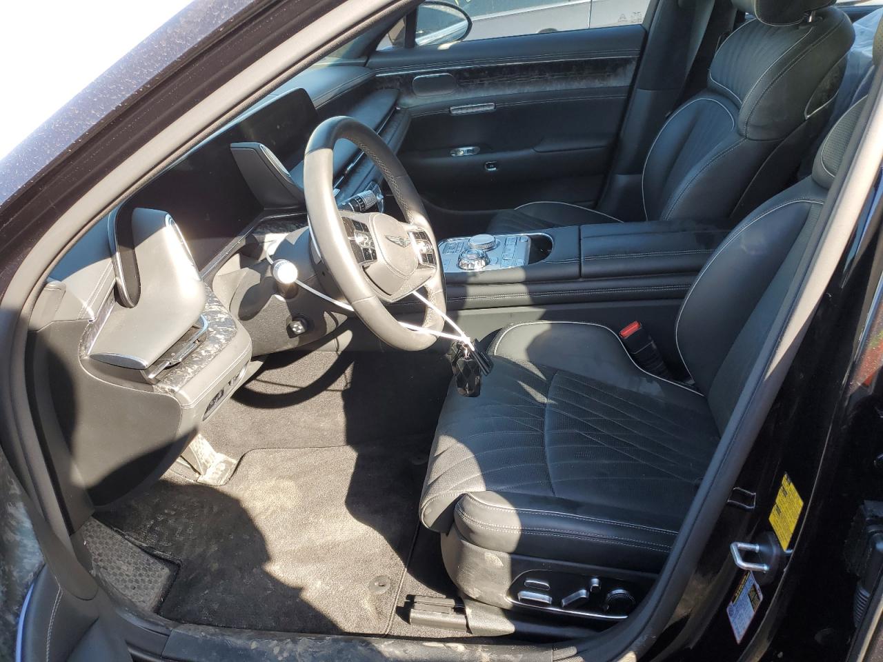 2024 Genesis G90 - Image 7