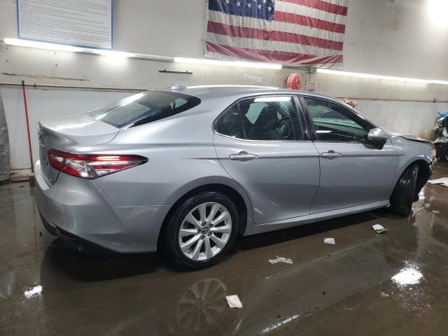  TOYOTA CAMRY 2019 Srebrny