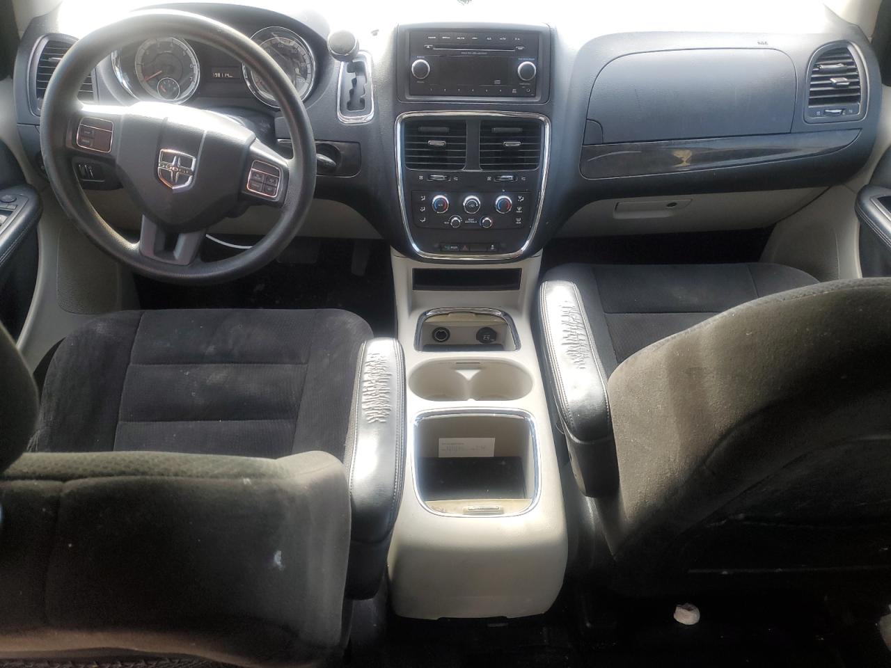 2015 Dodge Caravan - Image 8