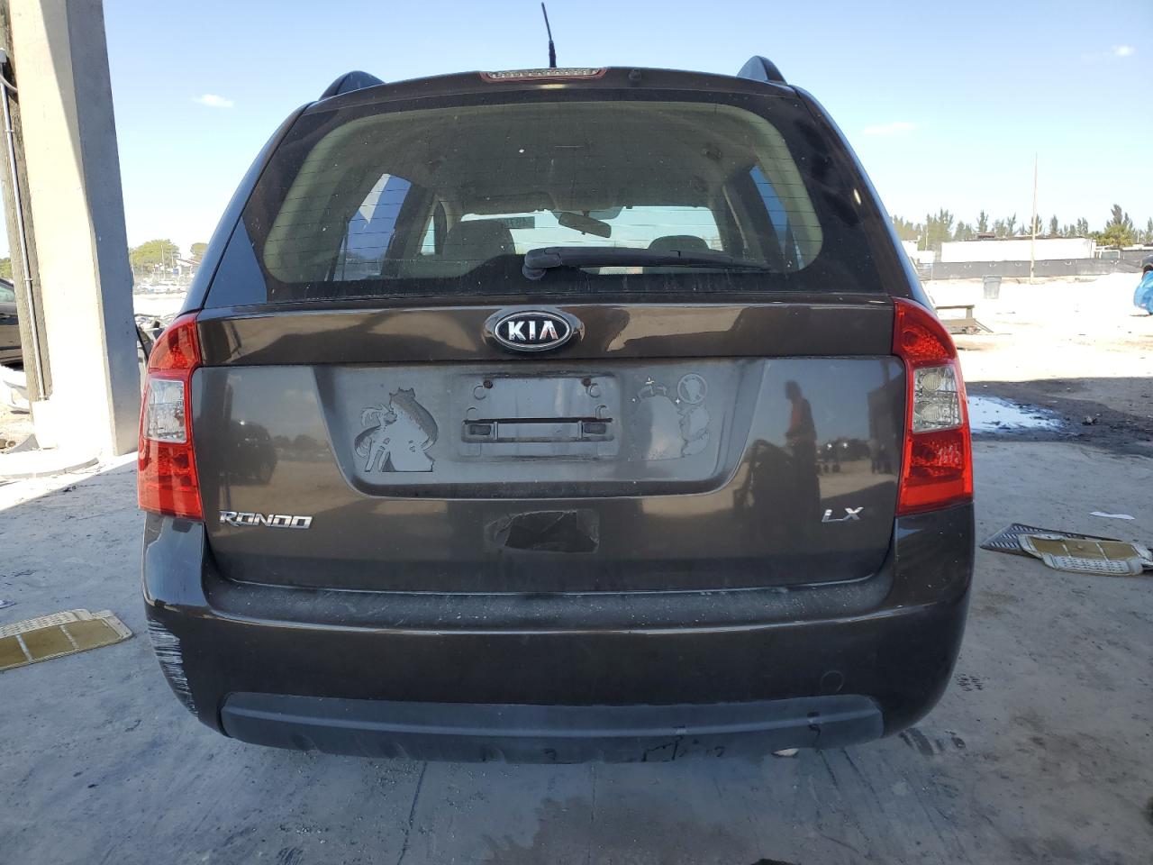 2009 Kia Rondo - Image 6