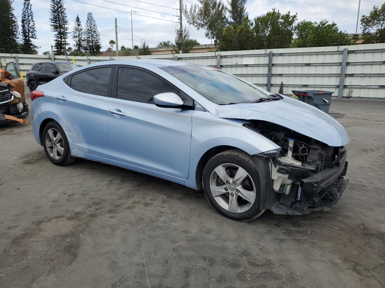 2012 Hyundai Elantra - Image 4