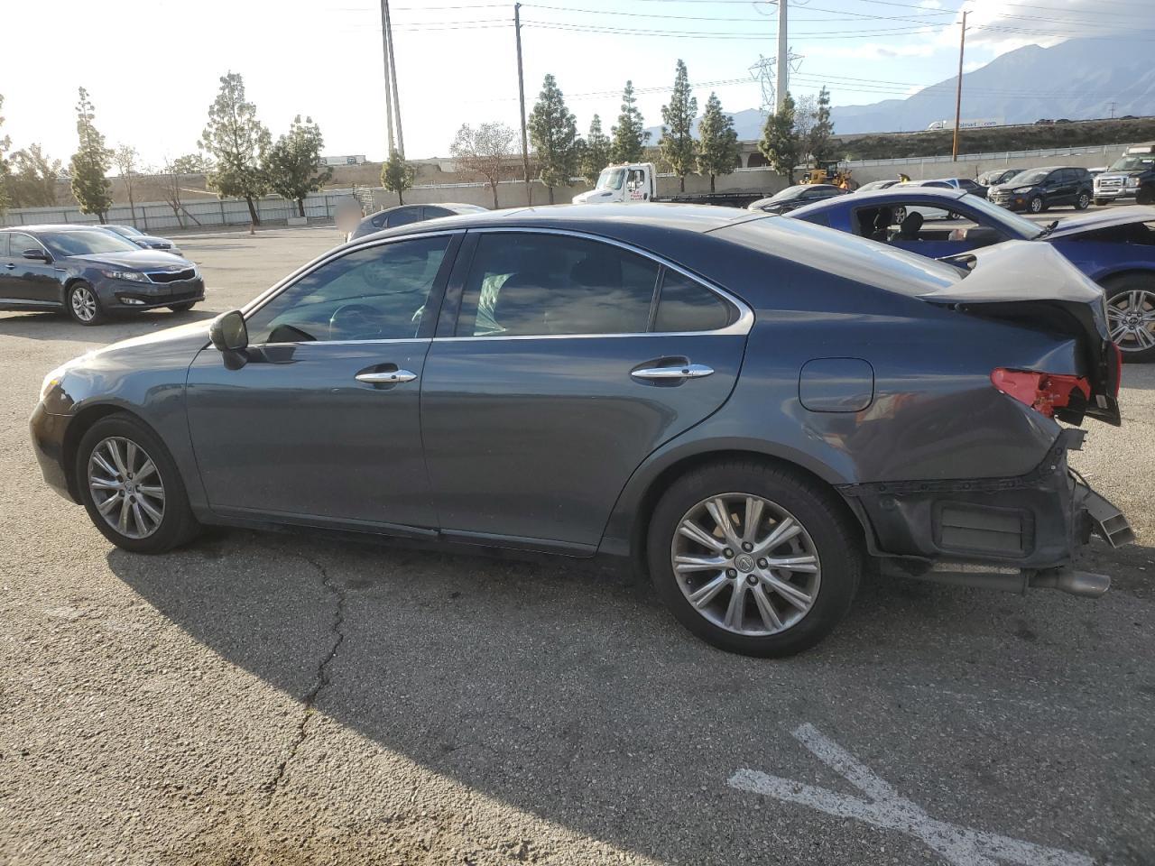 2007 Lexus ES - Image 2