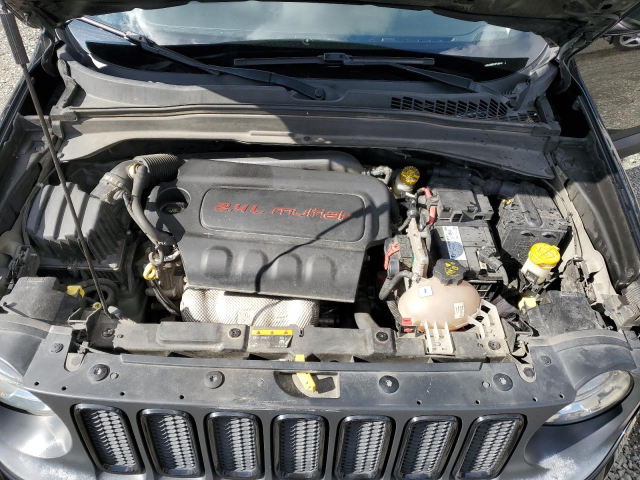 2018 Jeep Renegade - Image 12