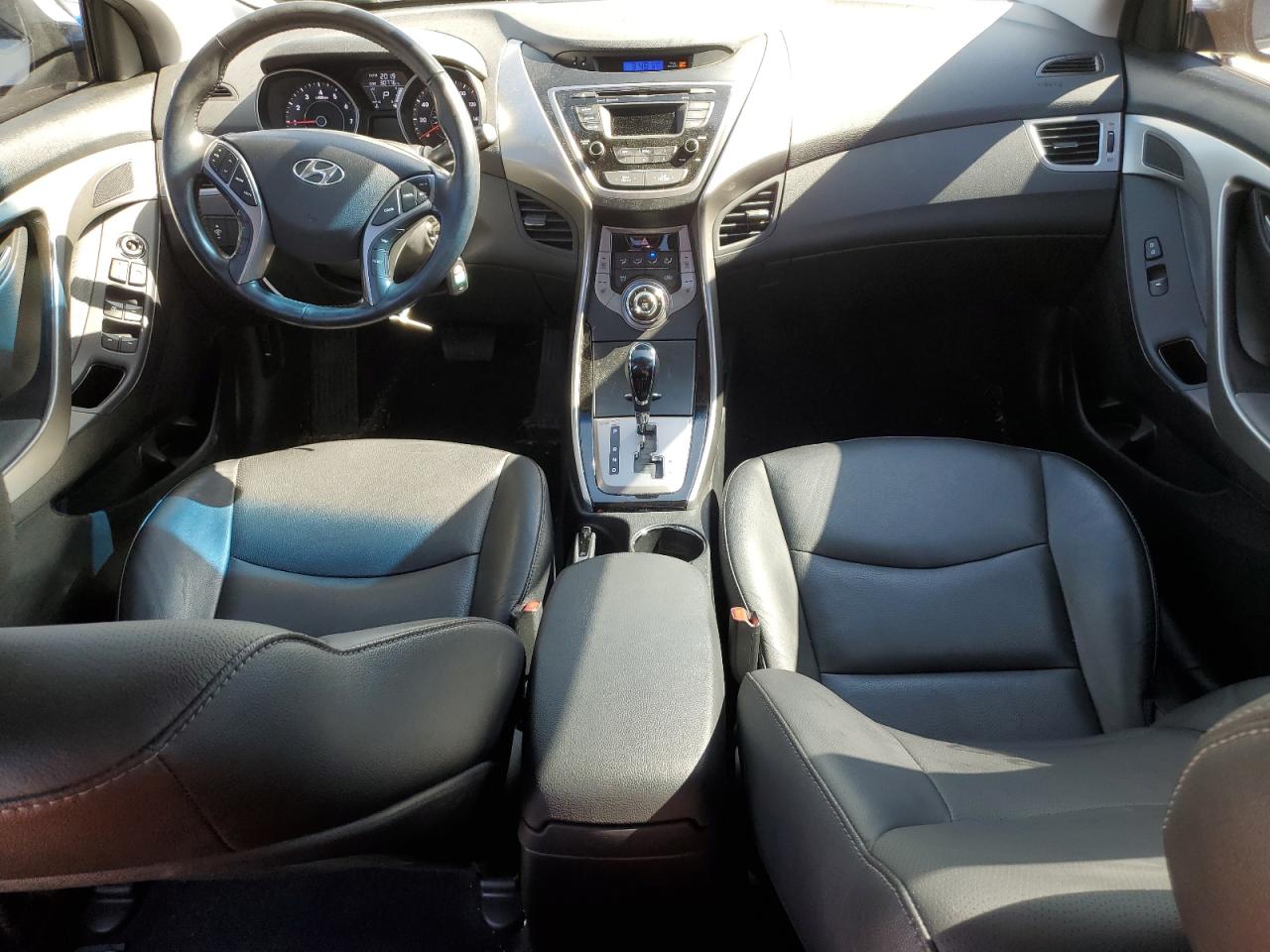 2013 Hyundai Elantra - Image 8