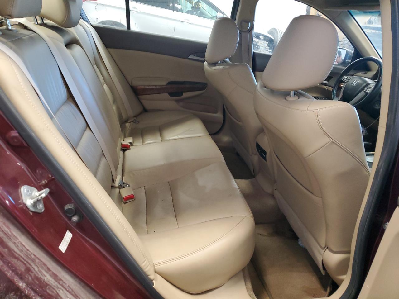 2010 Honda Accord - Image 10