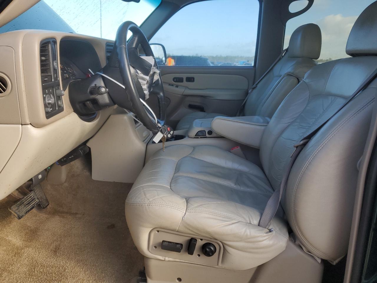 2002 Chevrolet Suburban - Image 7