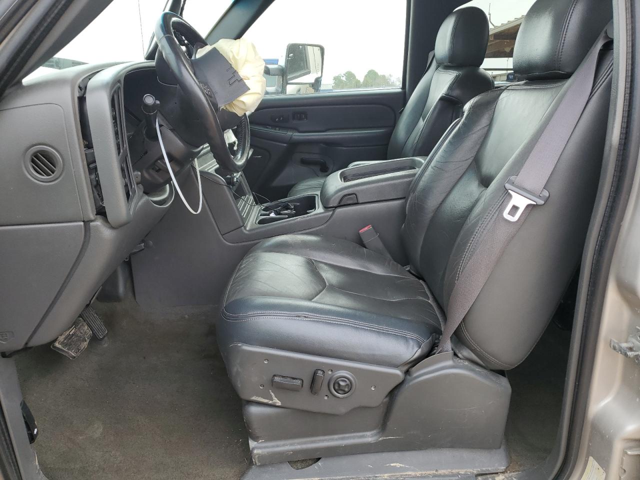 2005 Chevrolet Silverado - Image 7