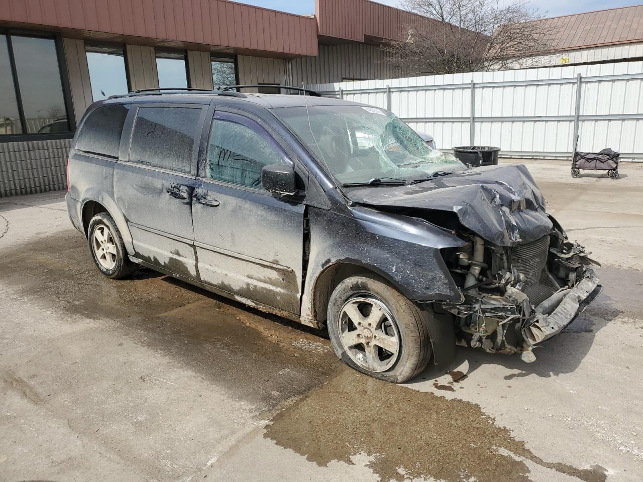 2010 Dodge Caravan - Image 4